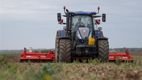 New Holland T7.300 Auto Command : une cabine plus volumineuse et moins bruyante New Holland T7.300 Auto Command : une cabine plus volumineuse et moins bruyante
